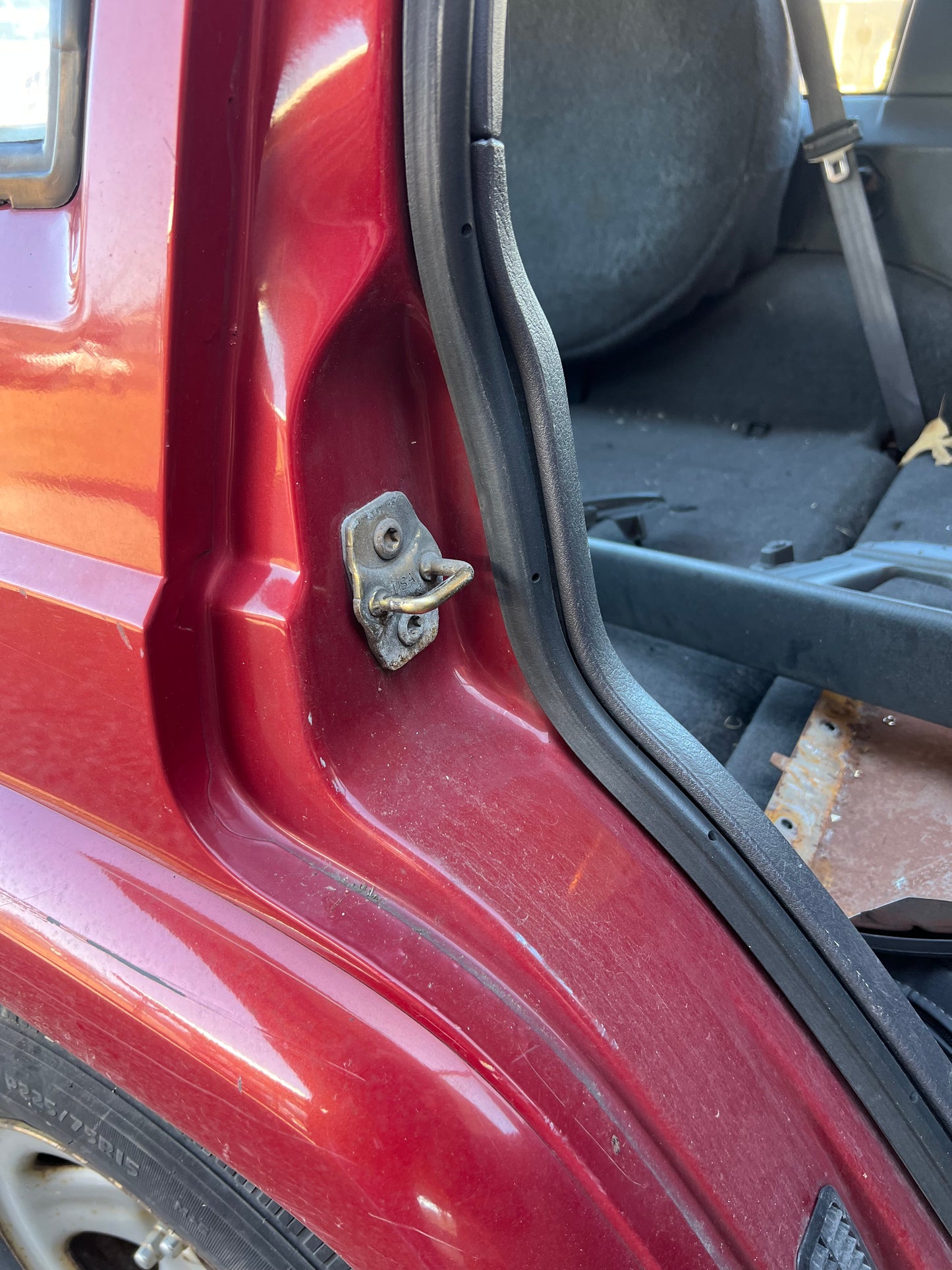 Door Latch Striker & Bolts -  Jeep Cherokee XJ - 1997-2001