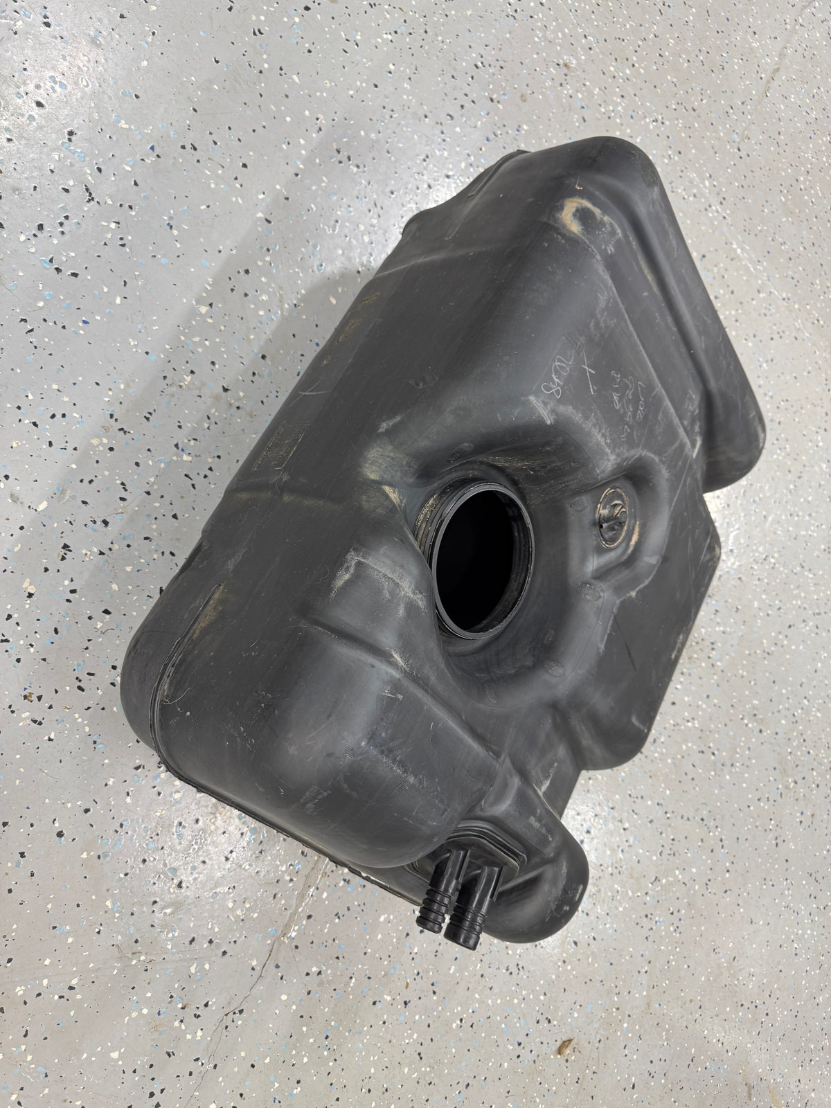 Fuel Tank - Gas Tank - Plastic - OEM 20 Gallons - Jeep Cherokee XJ 1997-2001