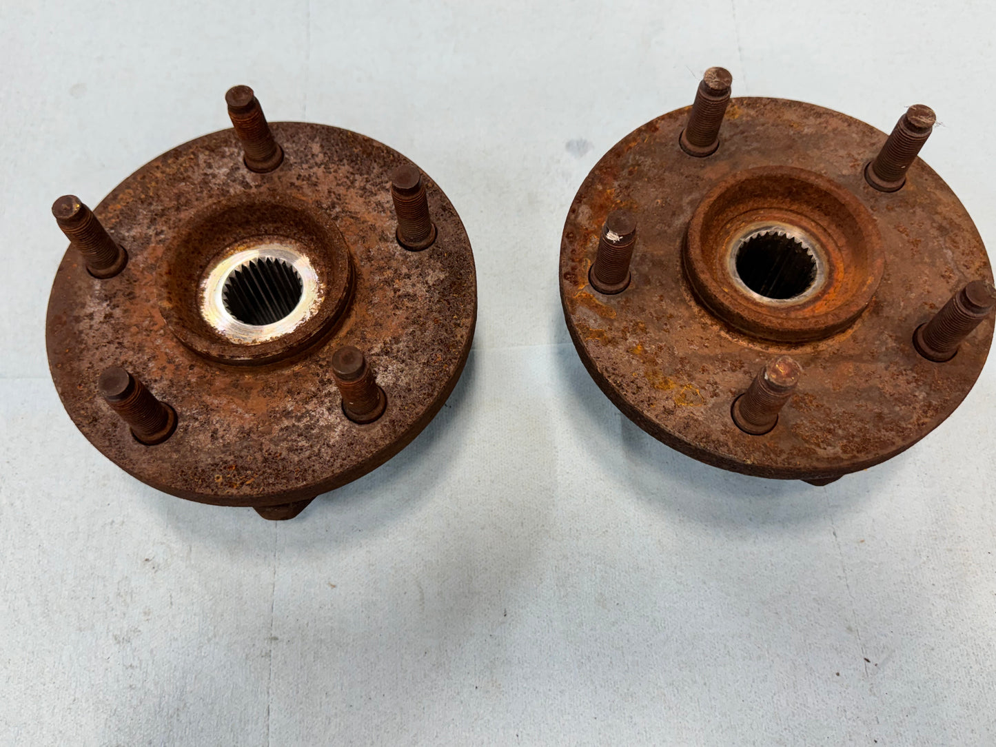 Front Hub Bearing - USED - 1999-2004 - Jeep Grand Cherokee WJ