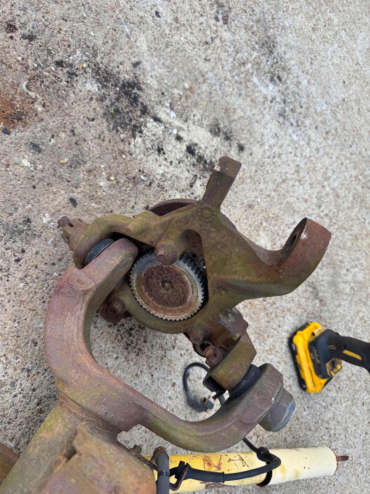 Steering Knuckles - Spindle - OEM - 1999-2004 Jeep Grand Cherokee - Both Sides