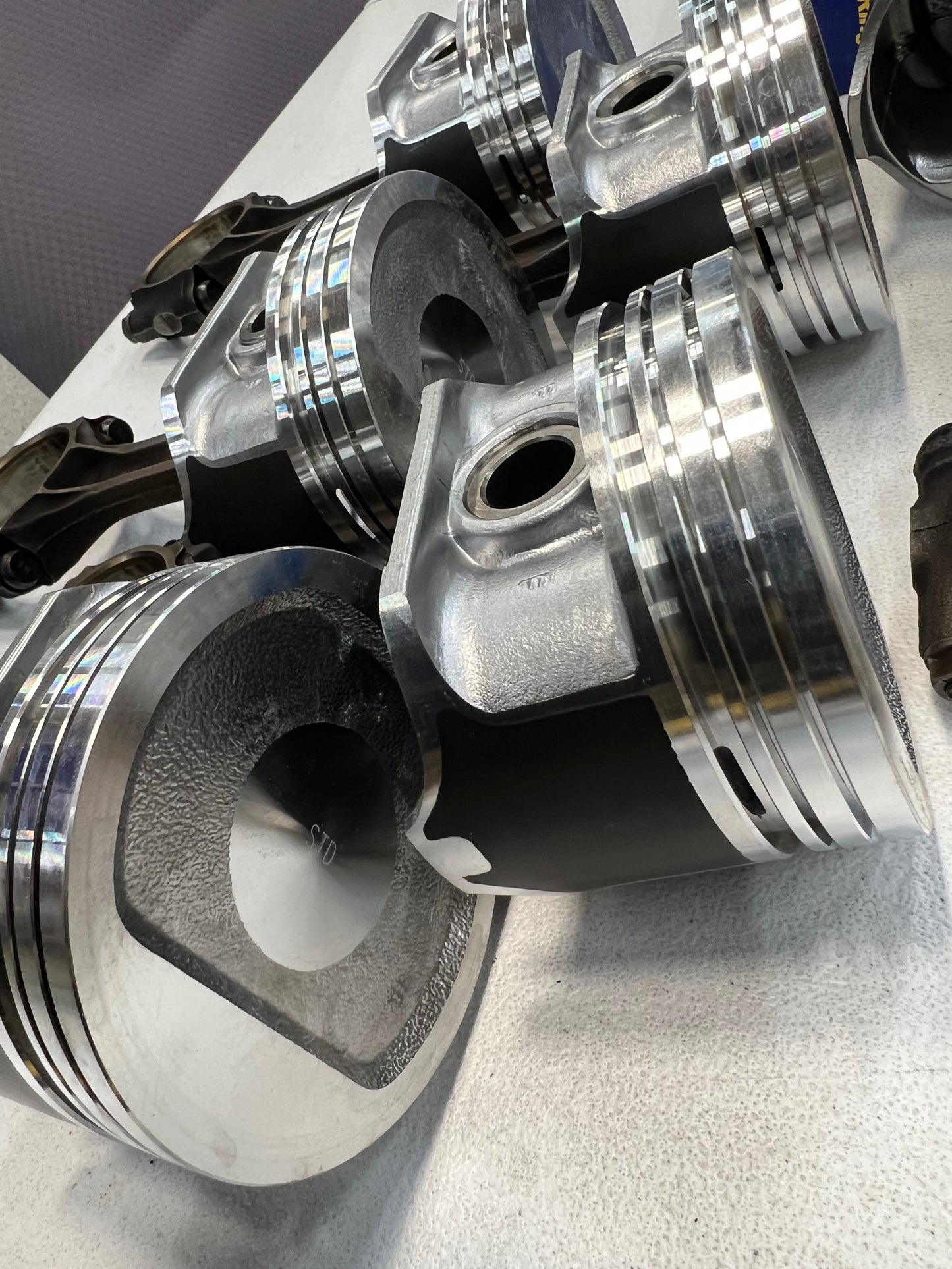 eBay Pistons on AMC Rods -  4.0 Pistons & Rods - New Pistons on Rods With Rings