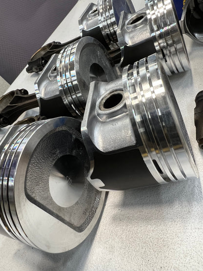 eBay Pistons on AMC Rods -  4.0 Pistons & Rods - New Pistons on Rods With Rings