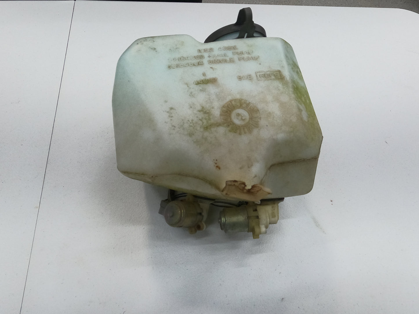 Windshield Washer Reservoir. 1994-1996?