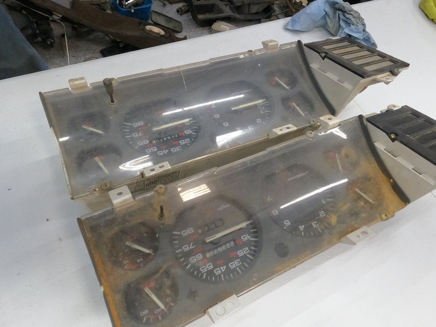 Jeep Cherokee Gauge Clusters. 1987-1996 WITH GAUGES