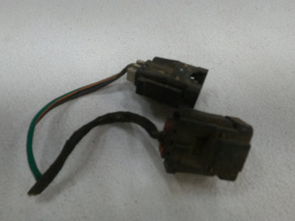 Fuel Injector Connector Plug.   **ALL Years.