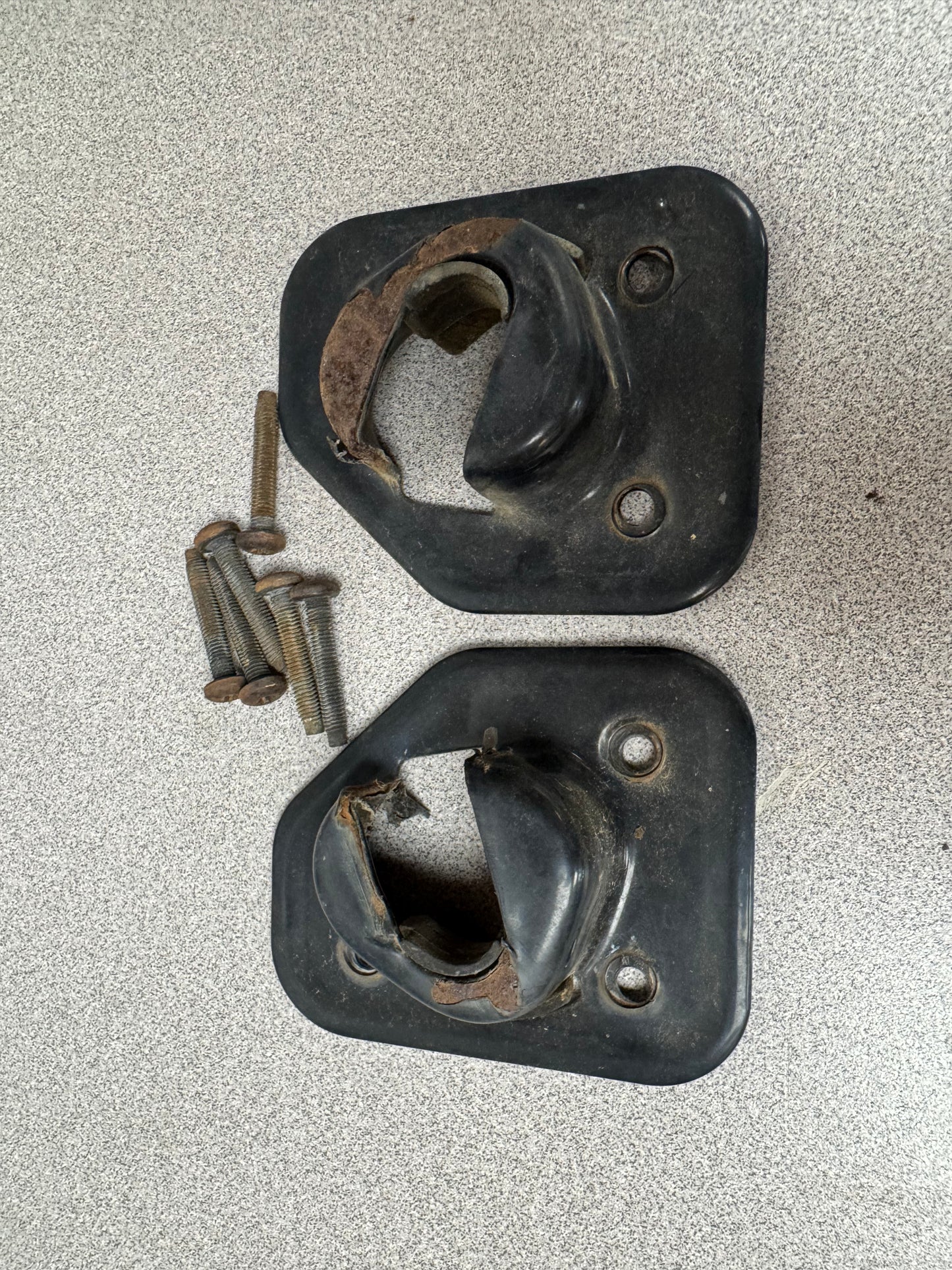 Rear Seat Latch/Striker With Hardware - Jeep Cherokee XJ 84-01