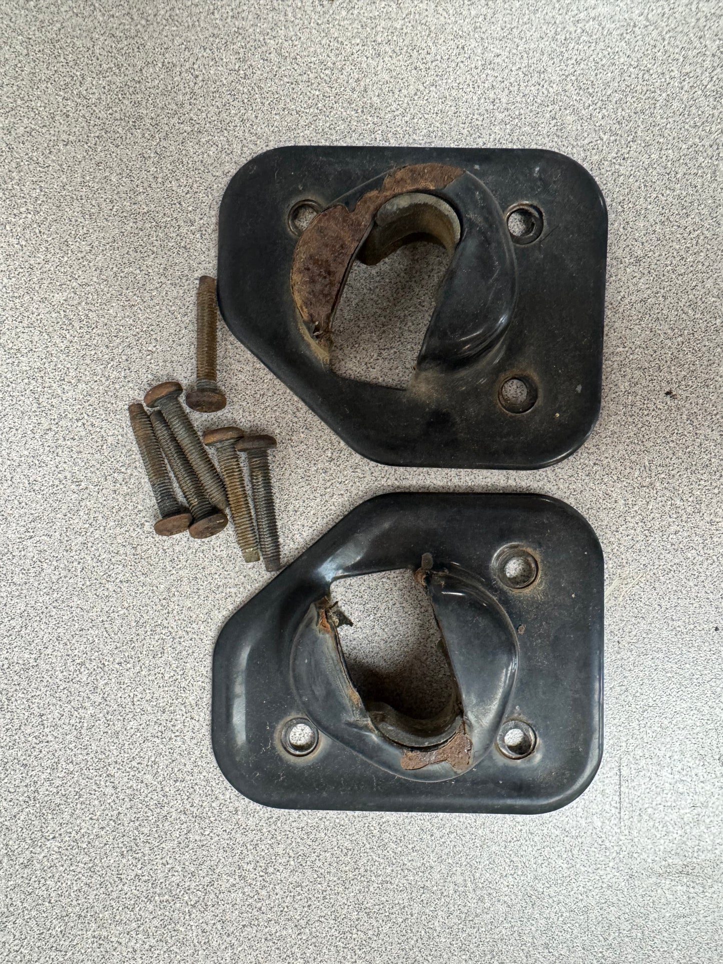 Rear Seat Latch/Striker With Hardware - Jeep Cherokee XJ 84-01