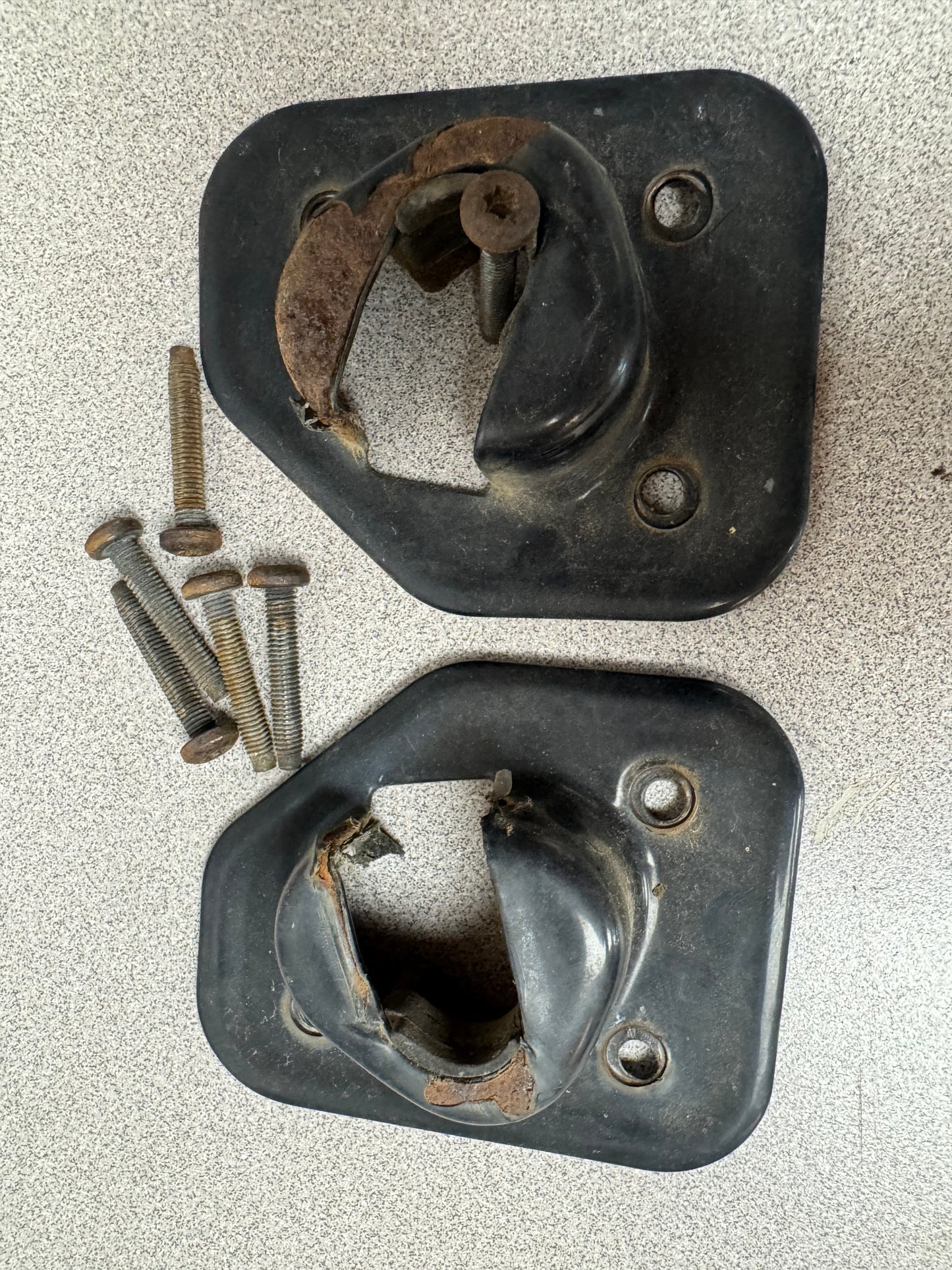 Rear Seat Latch/Striker With Hardware - Jeep Cherokee XJ 84-01