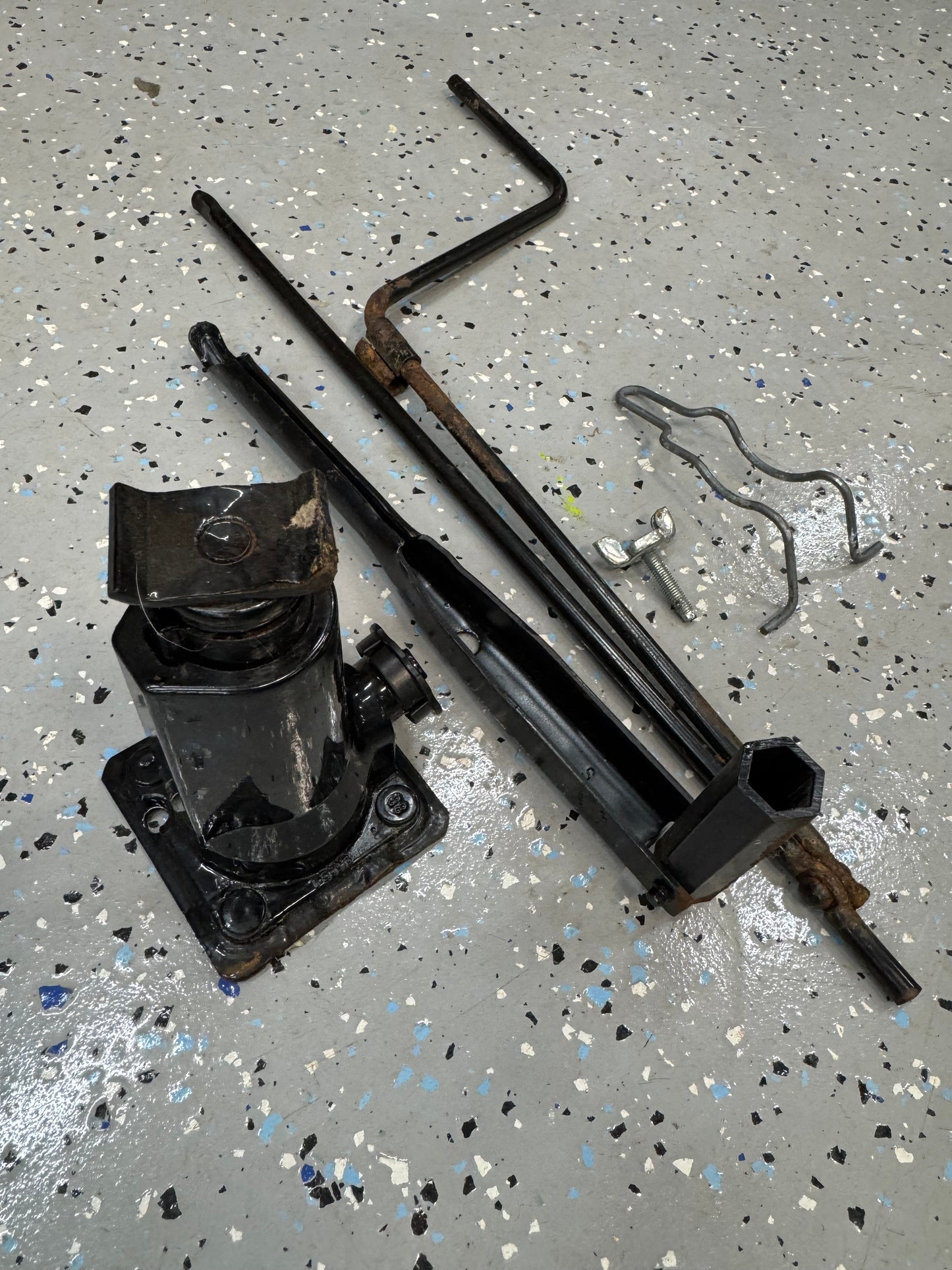 Spare Tire Jack - Handle - Hold Down - Lug Wrench - Full Kit - Jeep XJ