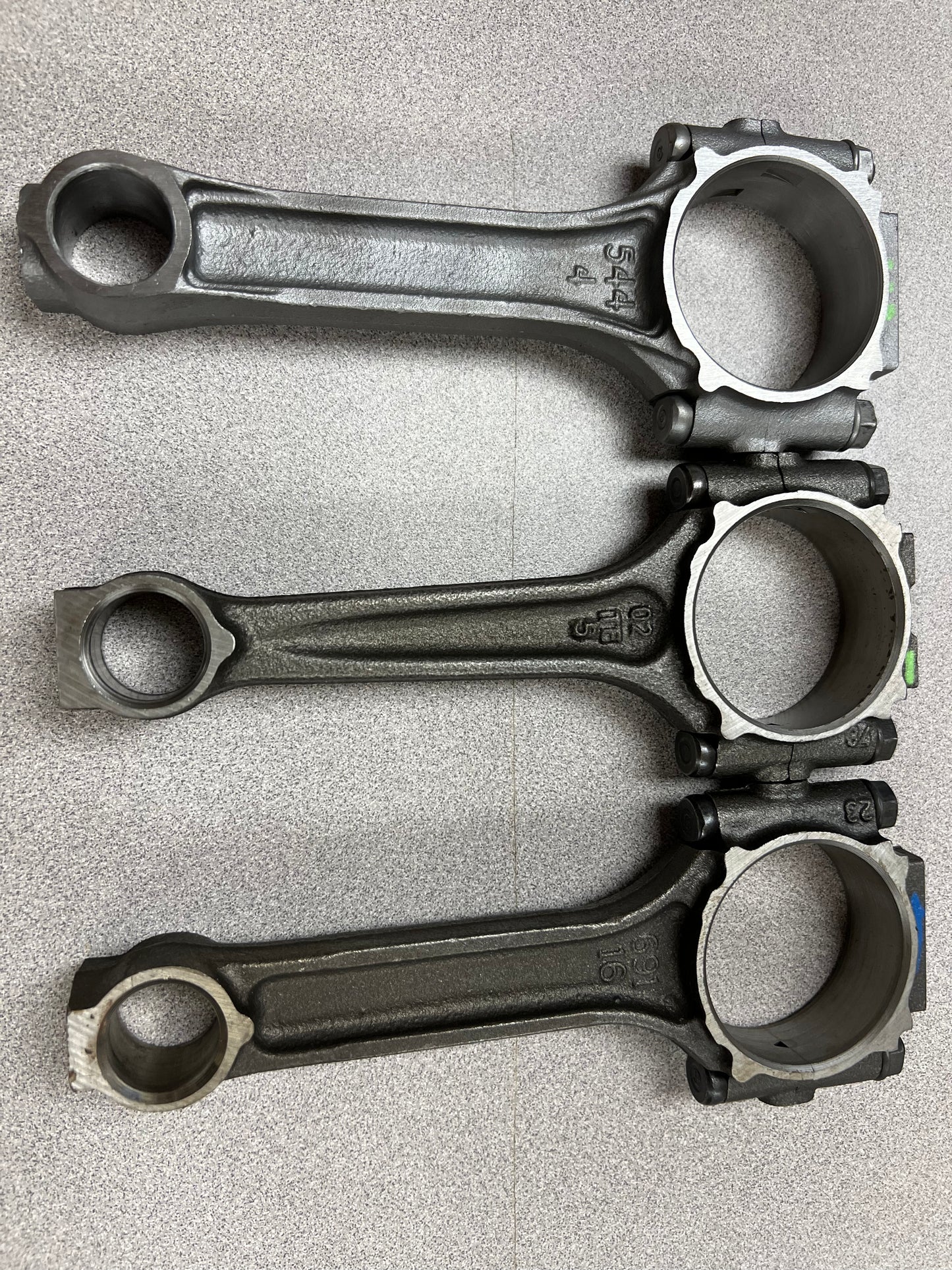 New 4.0 Pistons Pre-Assembled on Rods - Full Set with New Rings