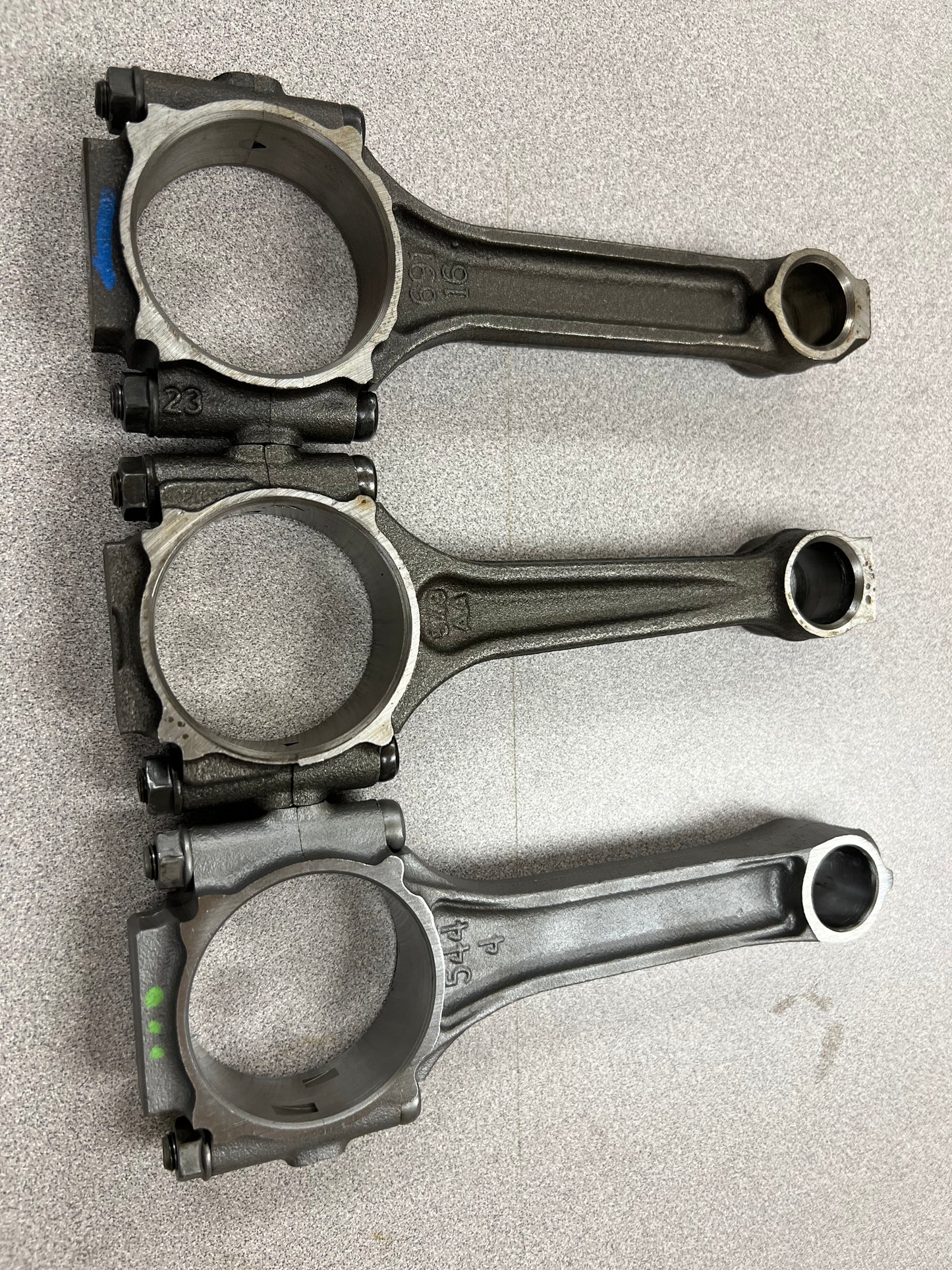 New 4.0 Pistons Pre-Assembled on Rods - Full Set with New Rings