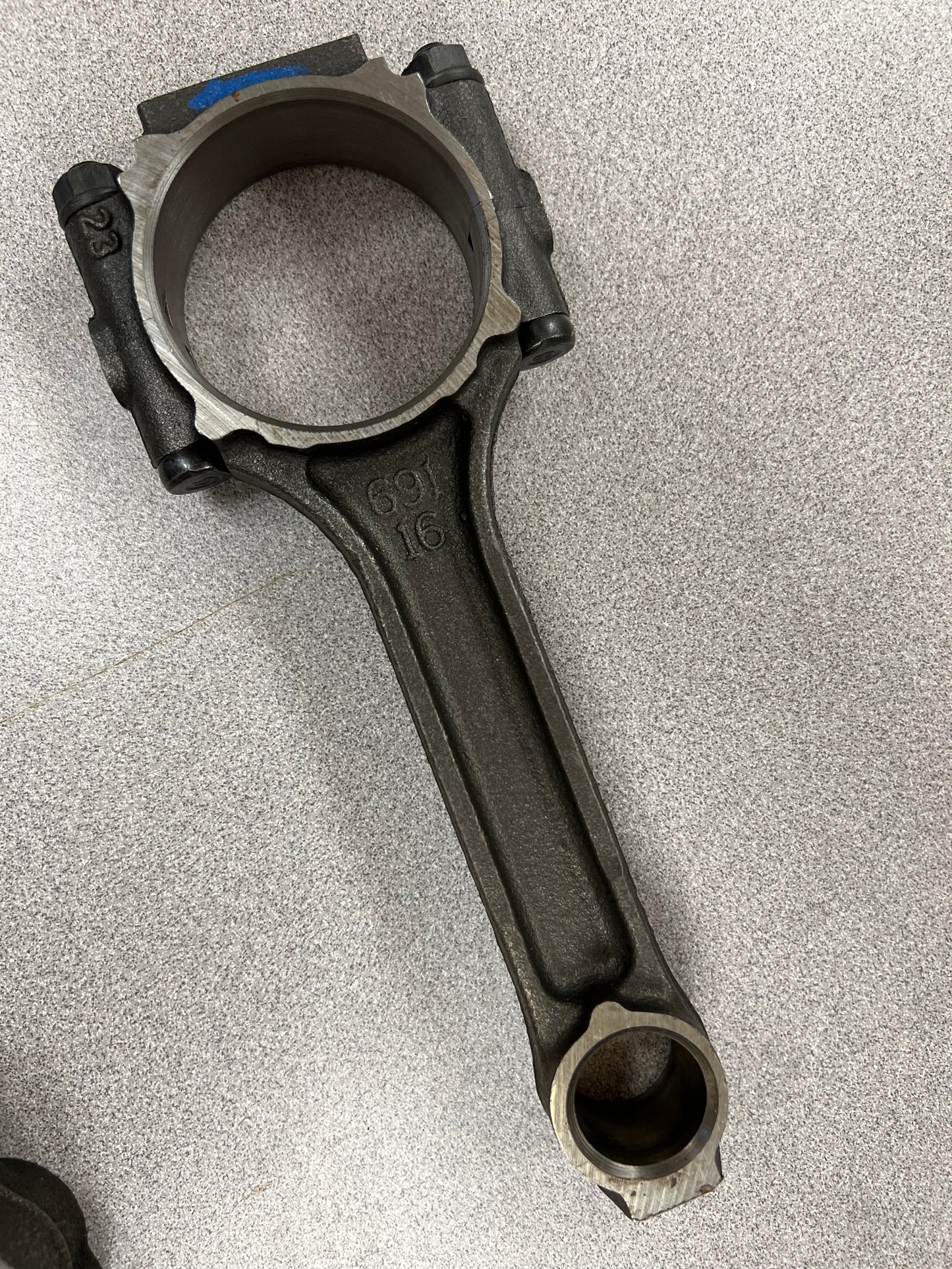 New 4.0 Pistons Pre-Assembled on Rods - Full Set with New Rings