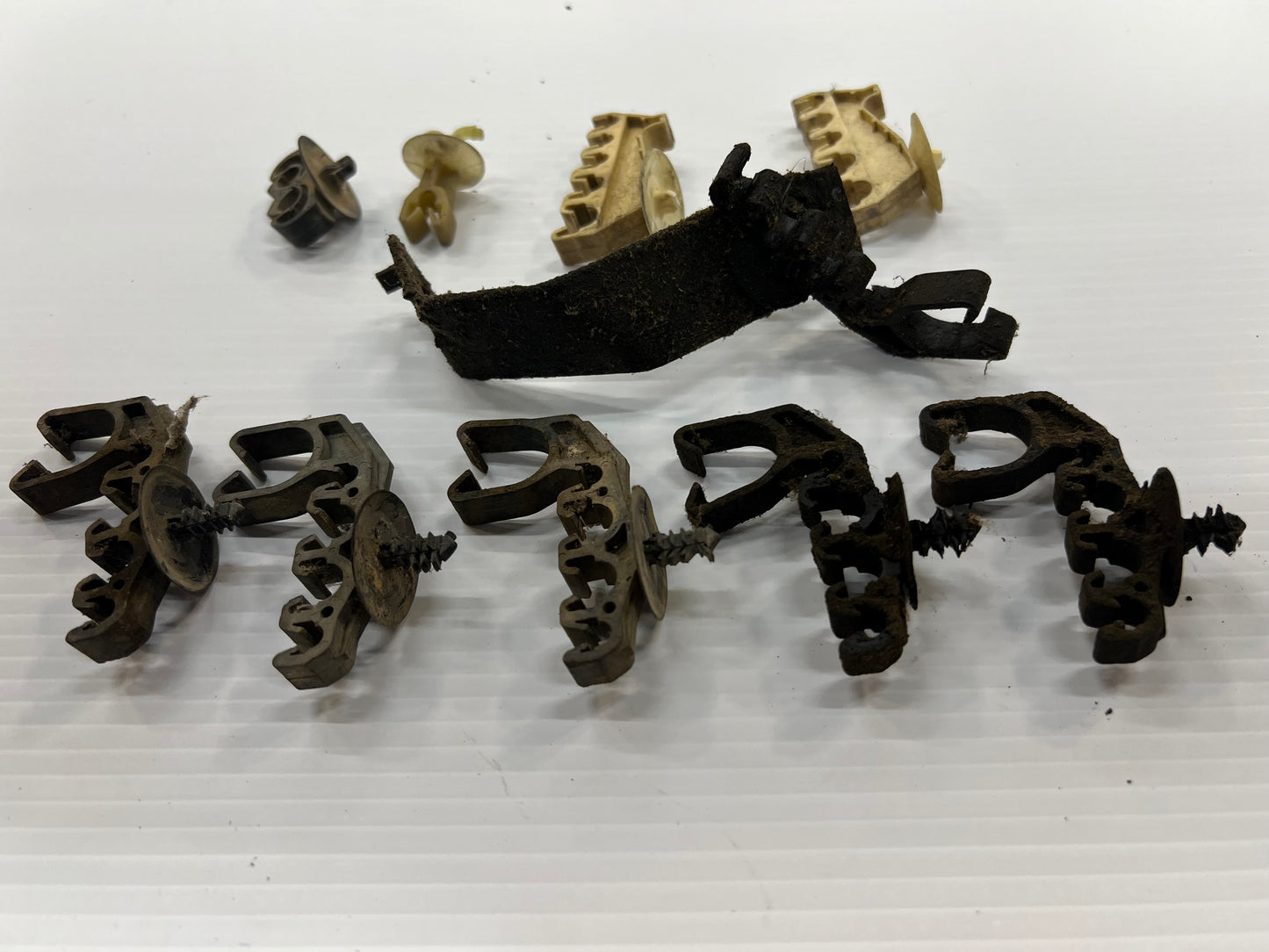 Random Clips & Holders Of ALL Sorts & Kinds XJ-WJ-ZJ & More