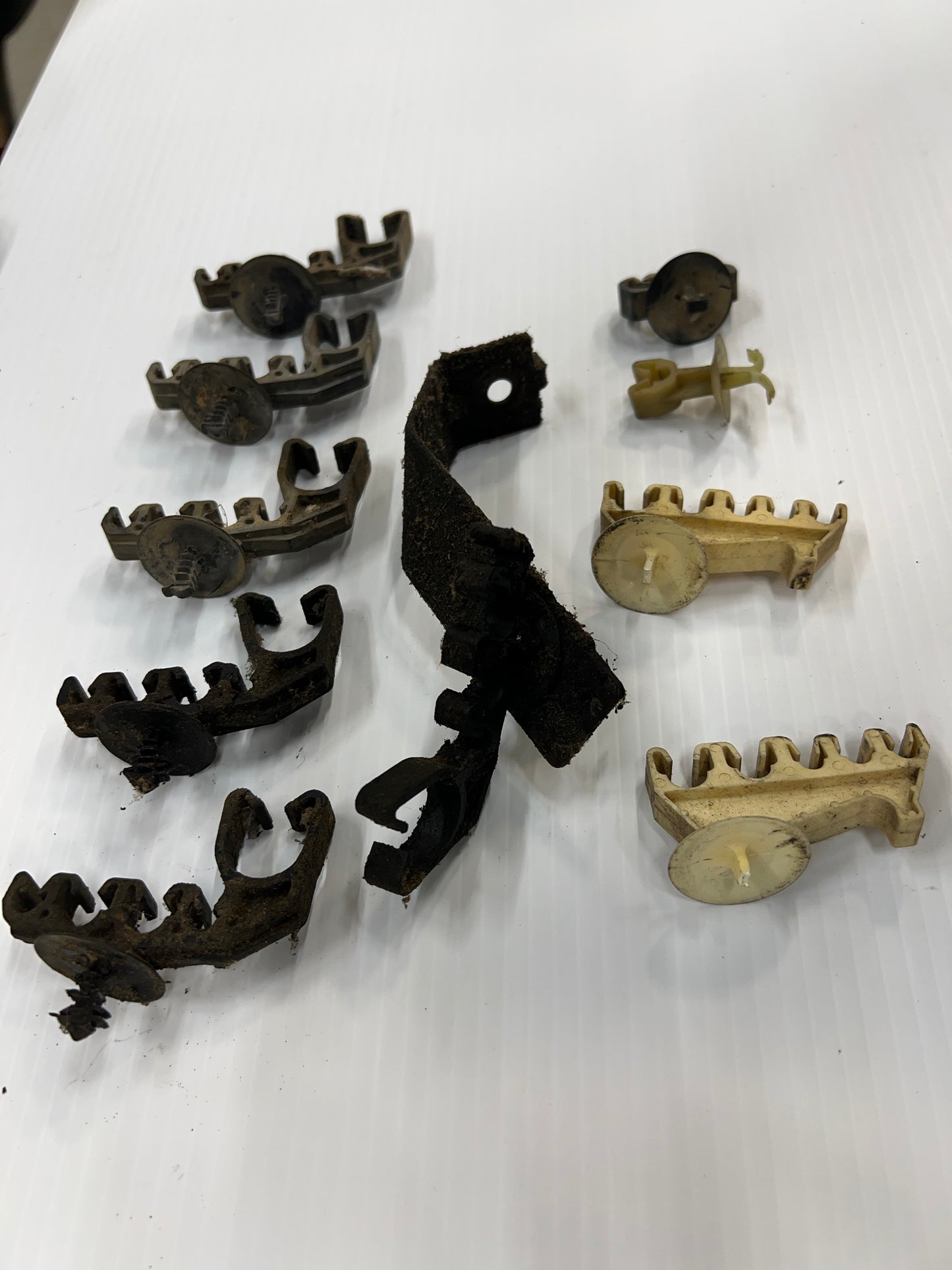 Random Clips & Holders Of ALL Sorts & Kinds XJ-WJ-ZJ & More