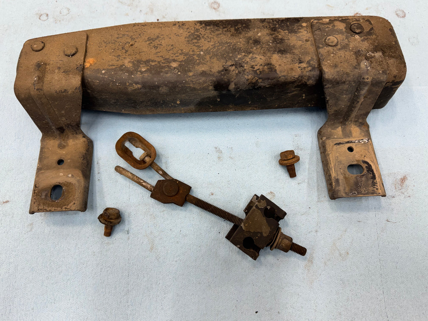 Parking Brake Cable Adjuster + Mount & Bolts - 1997-2001 Jeep XJ