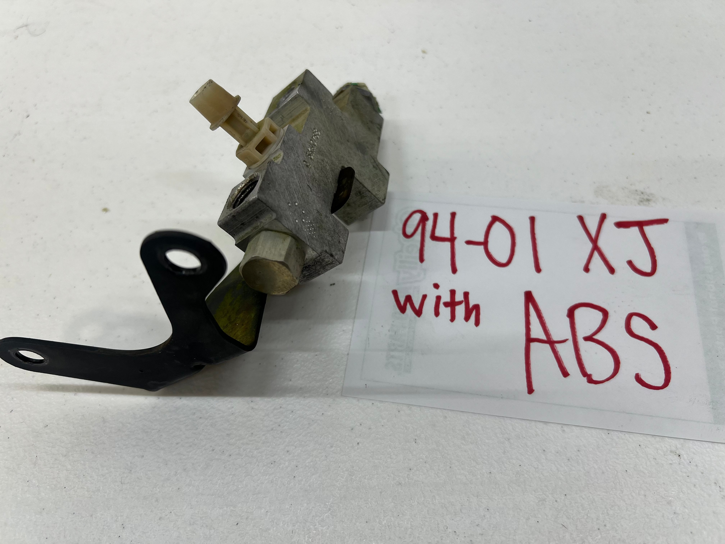 ZJ/XJ Front & Rear Disc & Drum Brake Proportional Valves. **ALL STYLES**