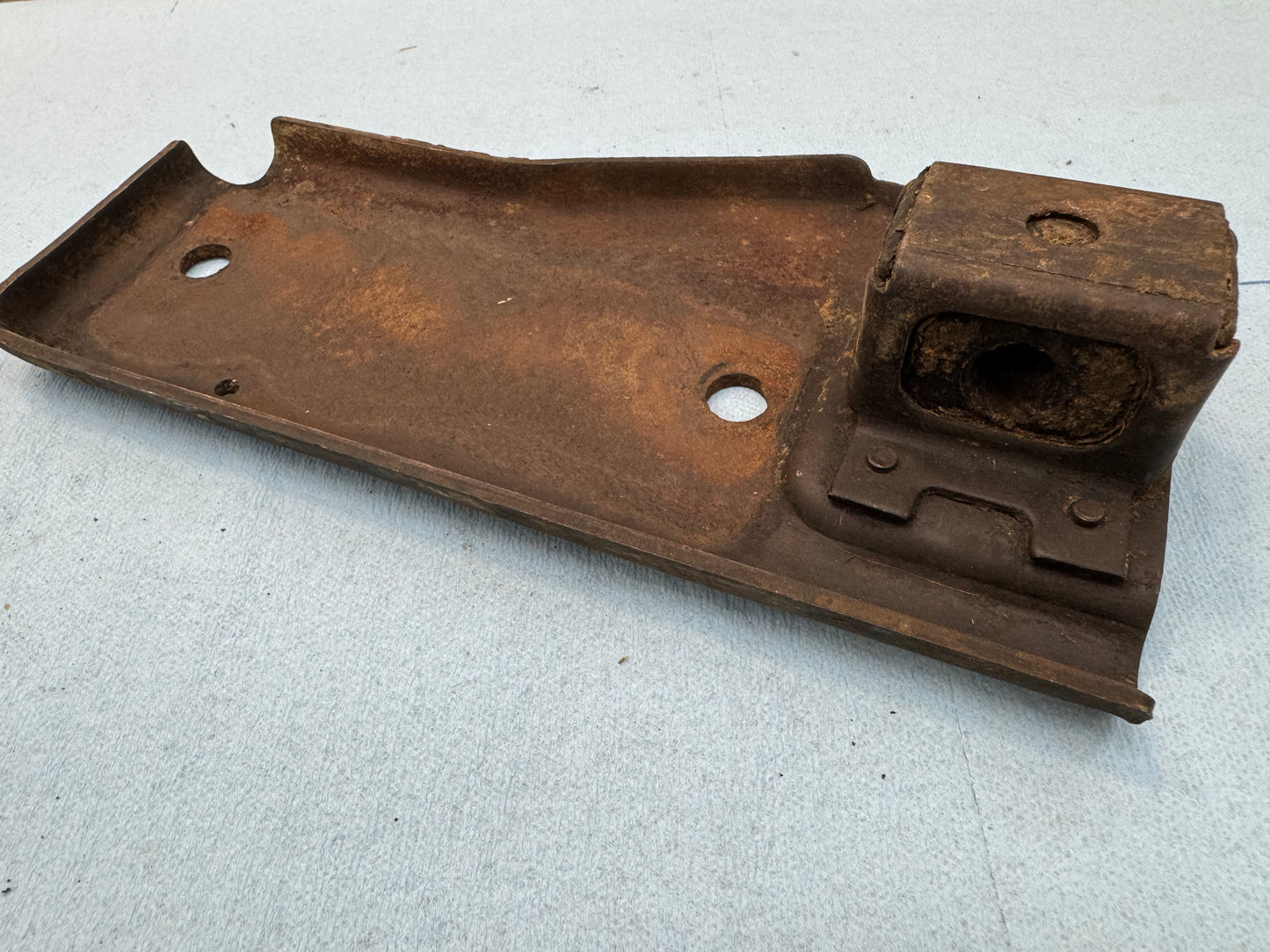 Exhaust Hanger - Transmission Mount 87-01 XJ Jeep Cherokee 4.0 AW4