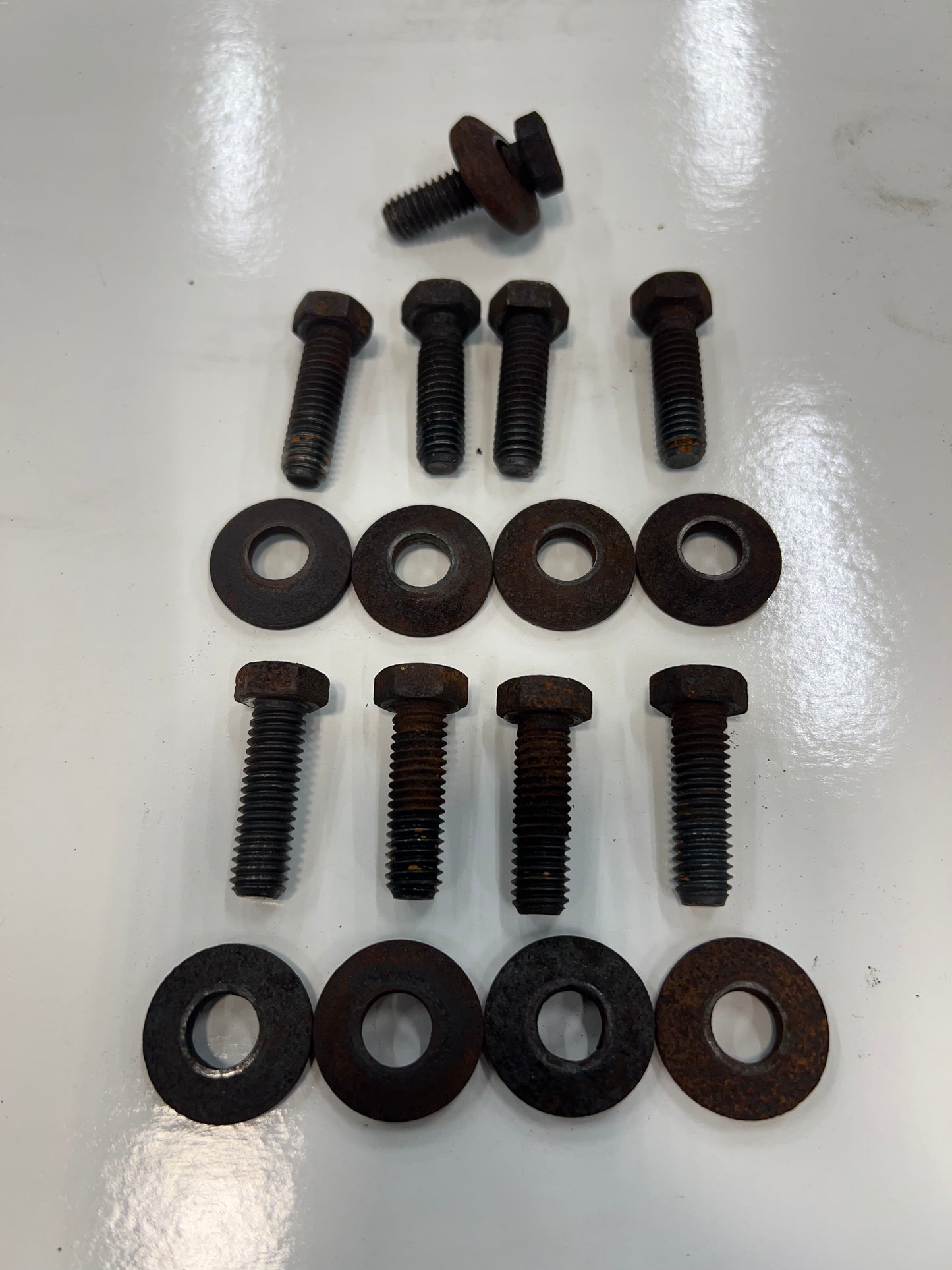 Intake & Exhaust Manifold Bolts & Studs  4.0 & 2.5 Engines