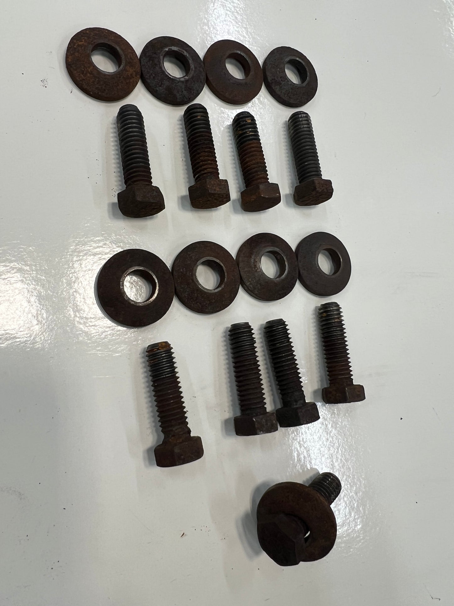 Intake & Exhaust Manifold Bolts & Studs  4.0 & 2.5 Engines