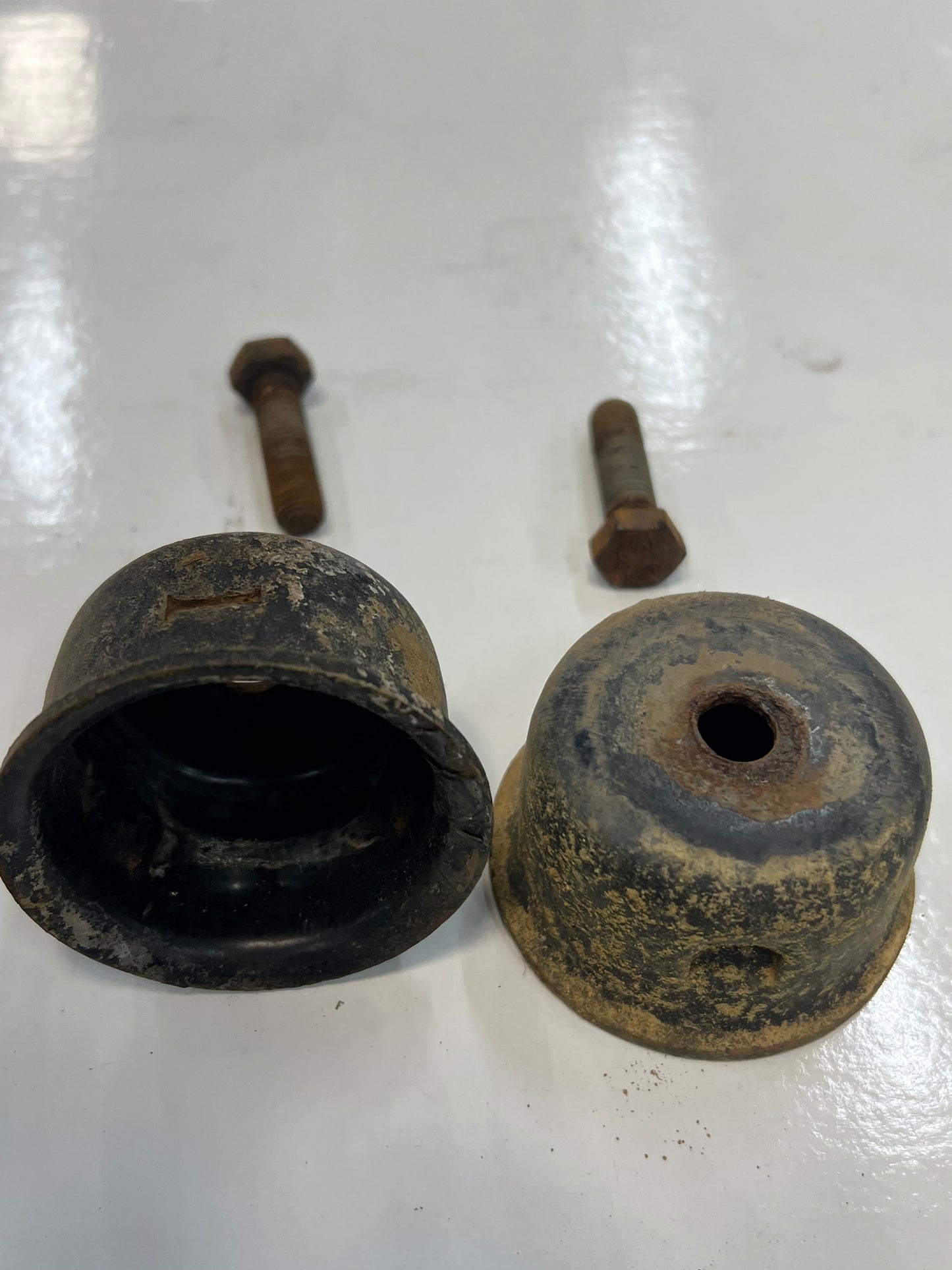 Bump Stop Cups & Bolts - OEM - 93-98 ZJ & 97-06 TJ