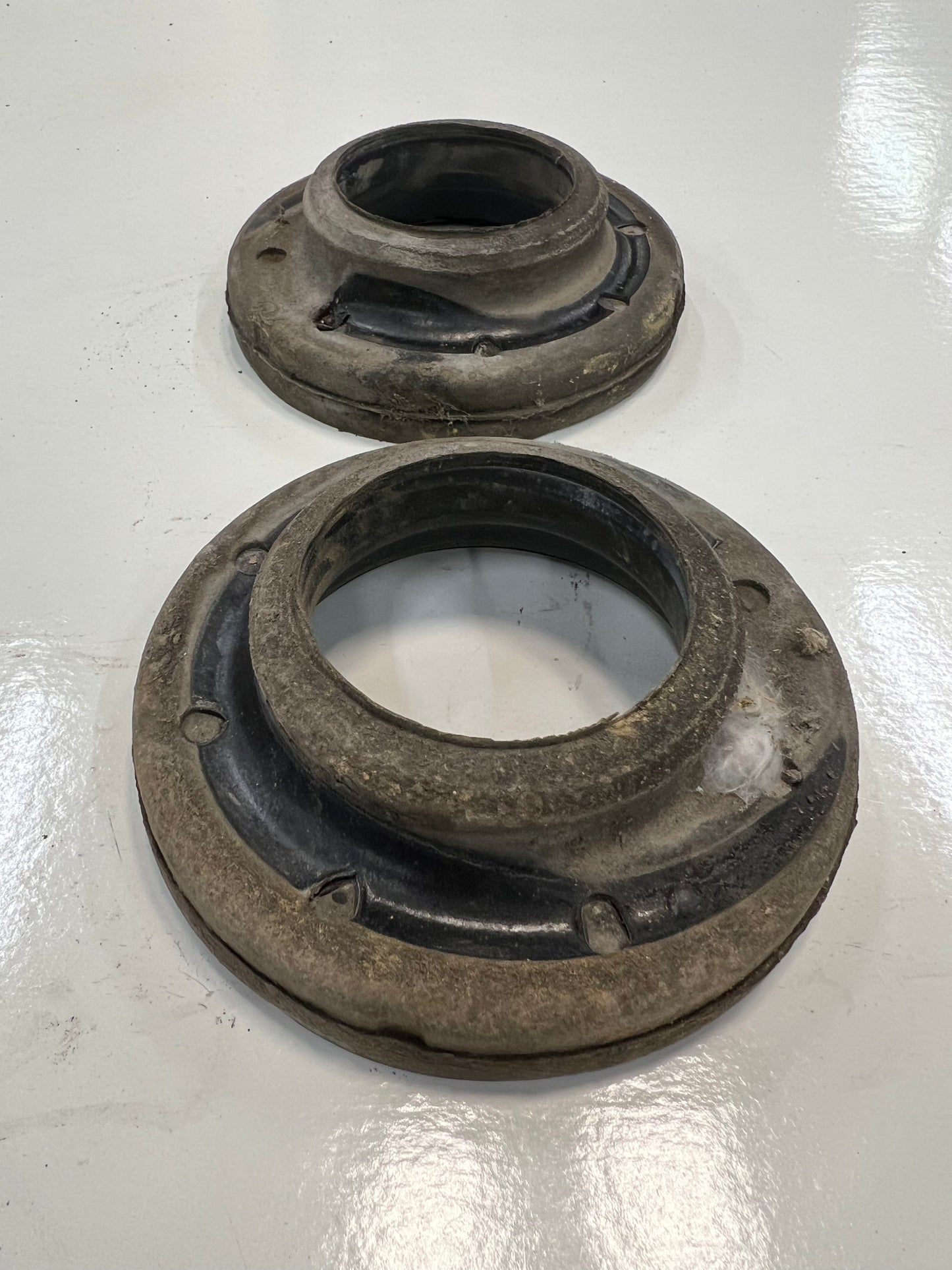 Spring Isolators -  Front & Rear - Jeep Cherokee & Grand Cherokee - All Models -