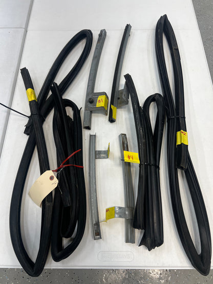 Door Window Seals & Window Tracks - 93-98 Jeep Grand Cherokee ZJ