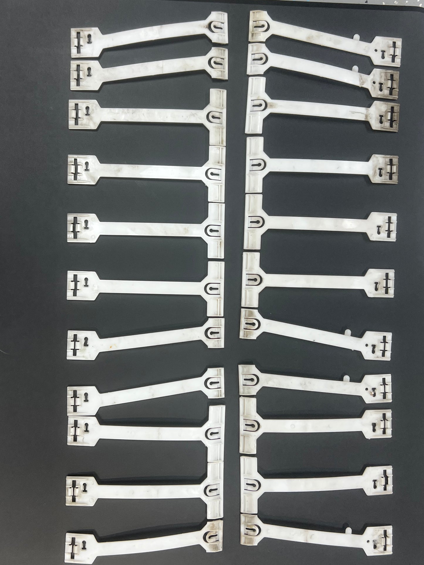 Door Cladding Retaining Clips - 93-98 Jeep Grand Cherokee