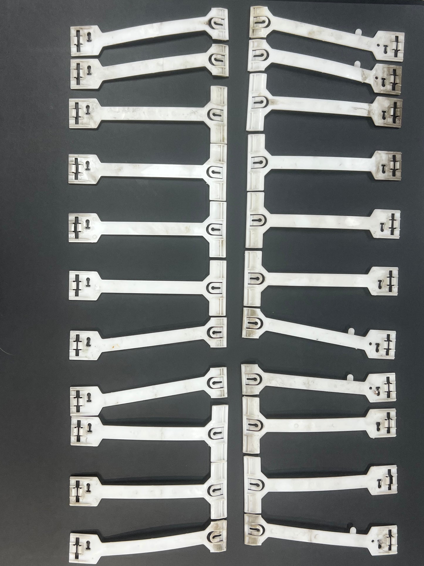 Door Cladding Retaining Clips - 93-98 Jeep Grand Cherokee