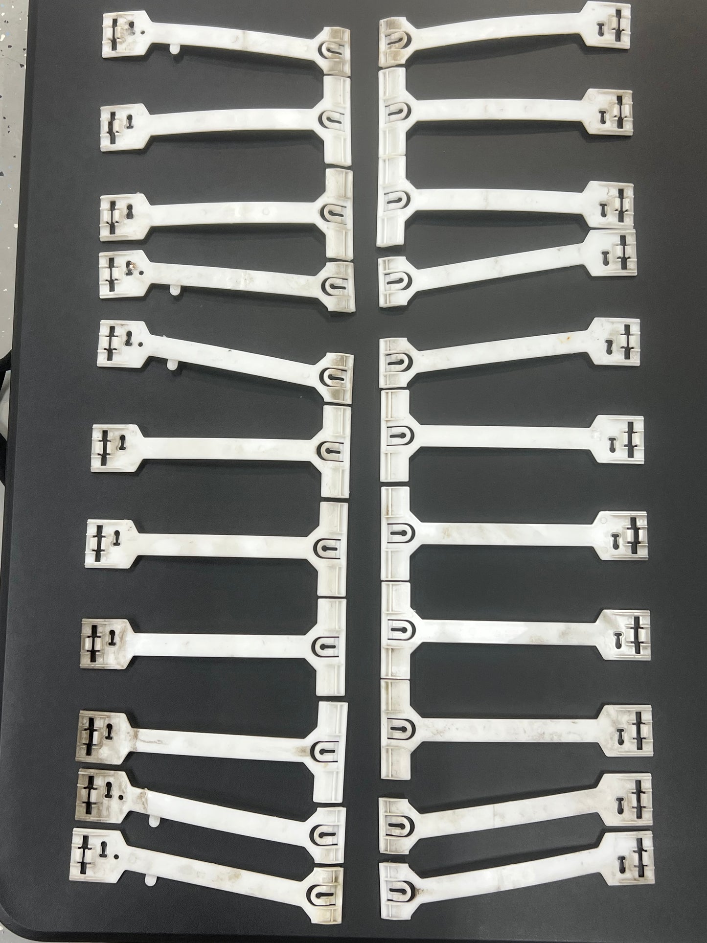 Door Cladding Retaining Clips - 93-98 Jeep Grand Cherokee