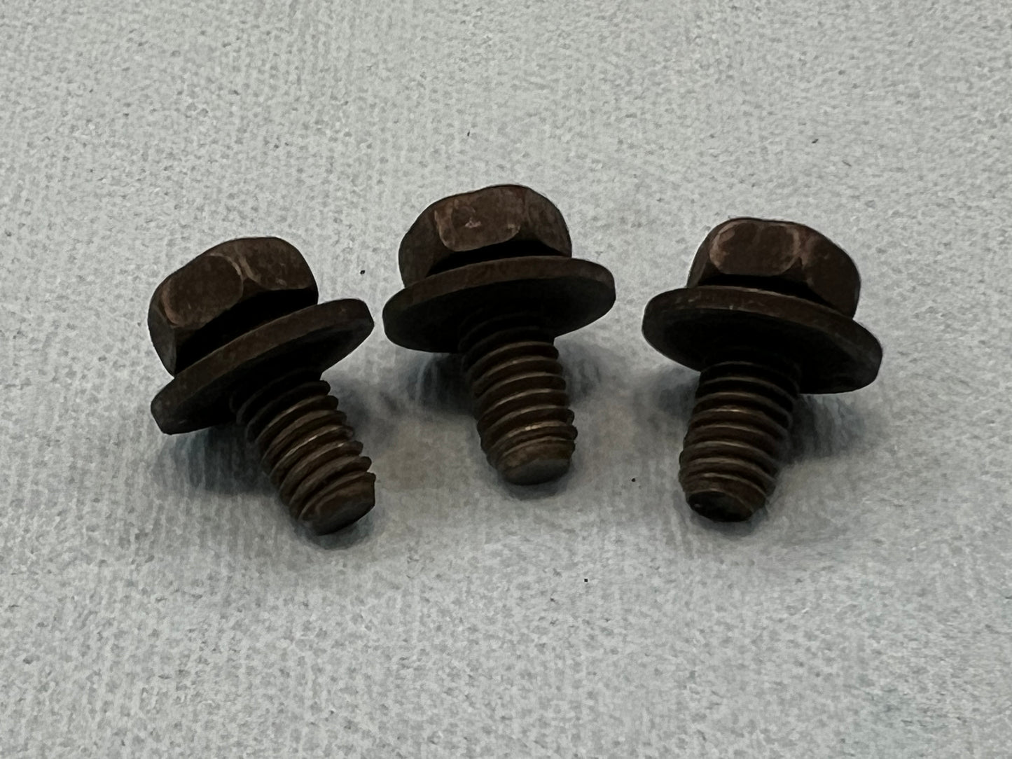 Dust Cover Bolts - Jeep Grand Cherokee 4.0