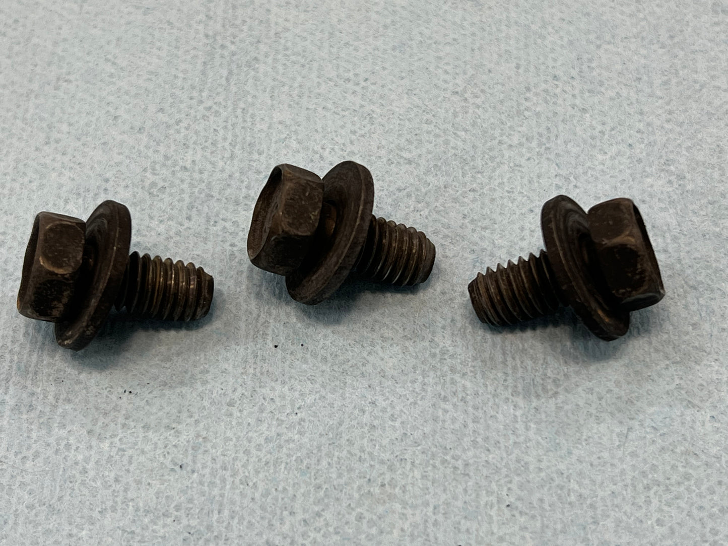 Dust Cover Bolts - Jeep Grand Cherokee 4.0