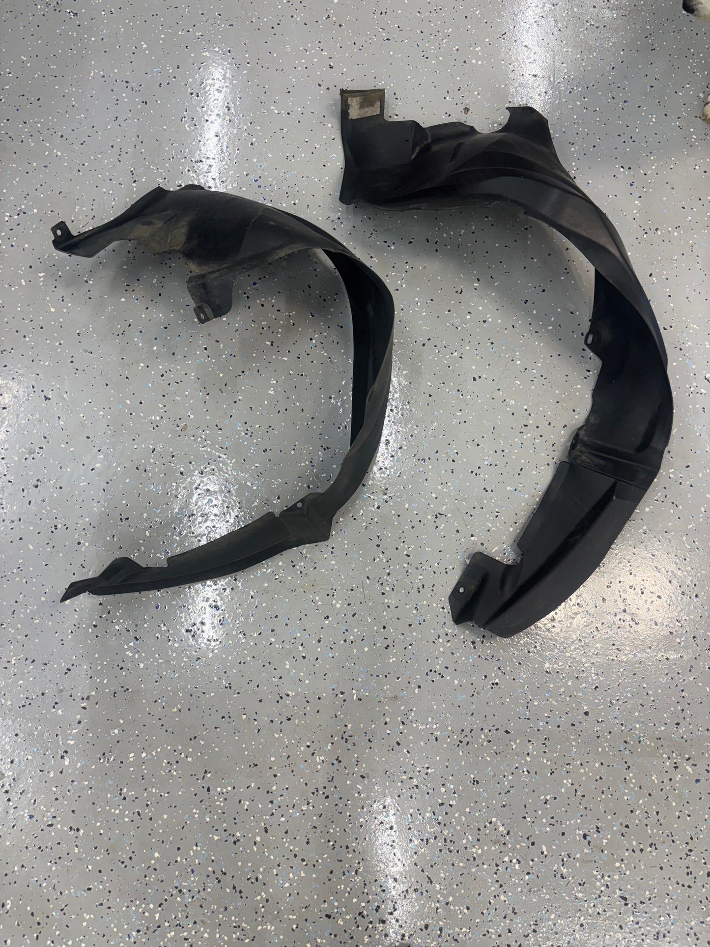 Fender Inner Liners/ Splash Shield. Both Sides. 99-2004 Jeep Grand Cherokee 55136228 55136229