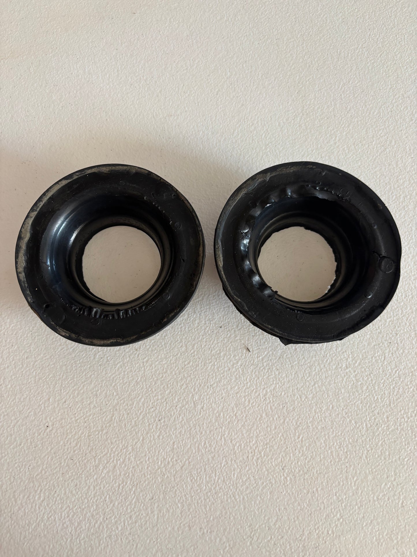 Front & Rear Spring Isolators 1984-2004 Jeep Cherokee & Grand Cherokee **All Models*