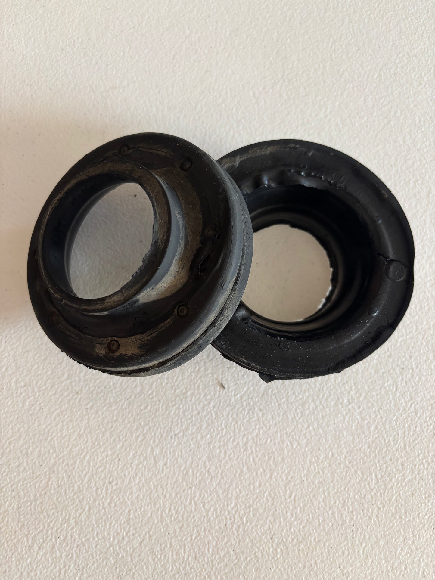 Front & Rear Spring Isolators 1984-2004 Jeep Cherokee & Grand Cherokee **All Models*