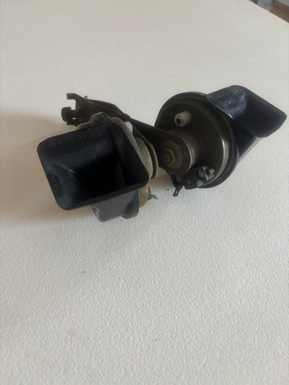 Jeep Cherokee/ Grand Cherokee OEM Horns. **All Years & Models*