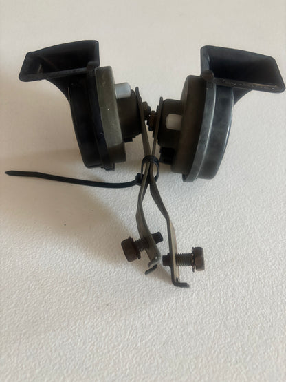 Jeep Cherokee/ Grand Cherokee OEM Horns. **All Years & Models*