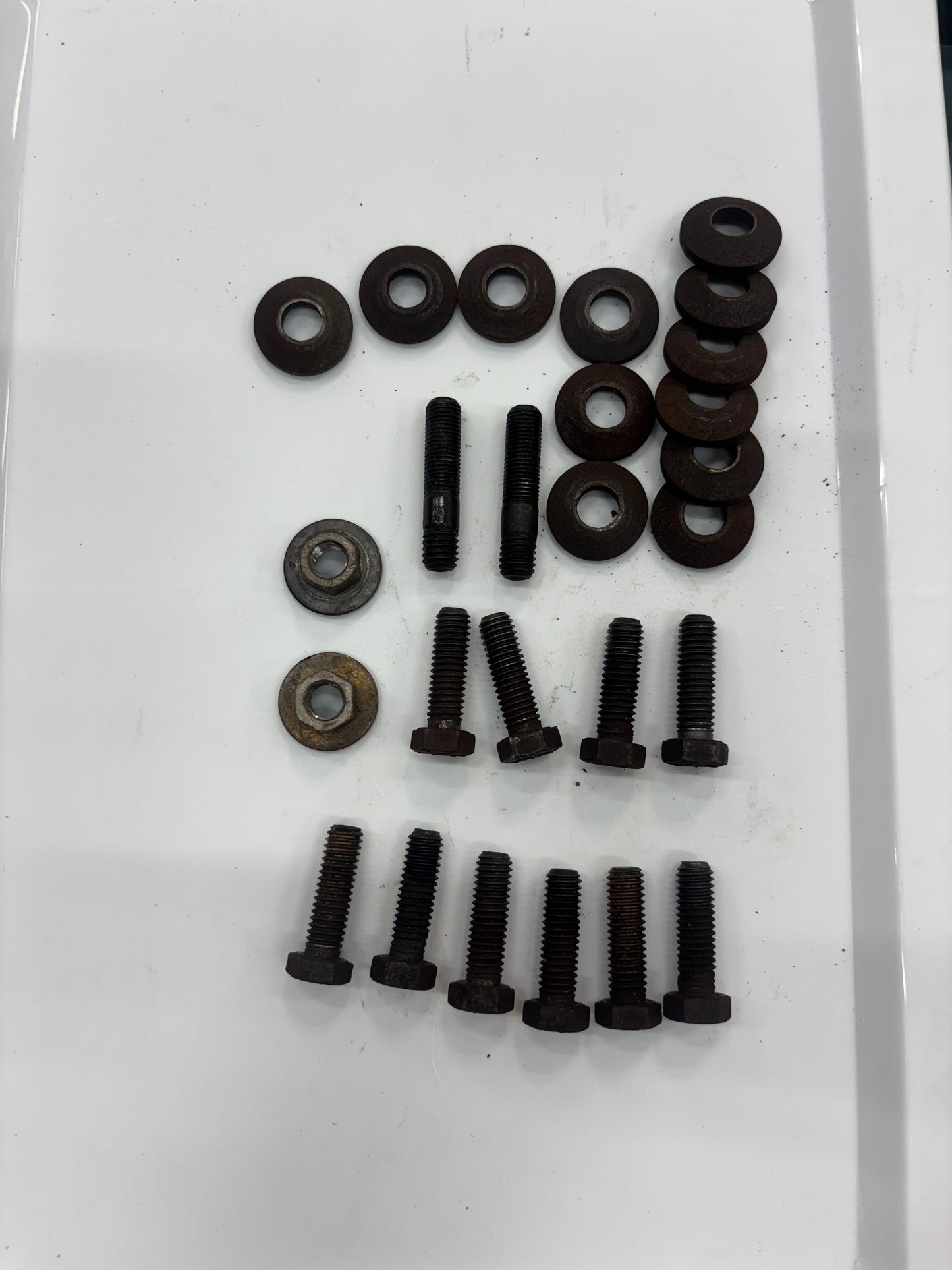 Intake & Exhaust Manifold Bolts & Studs  4.0 & 2.5 Engines