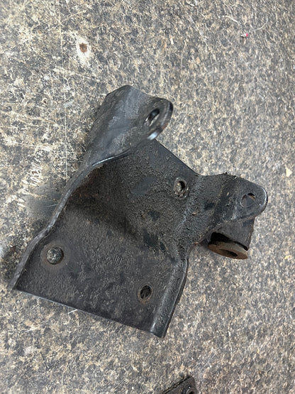 1996-1998 42RE Mount Bracket