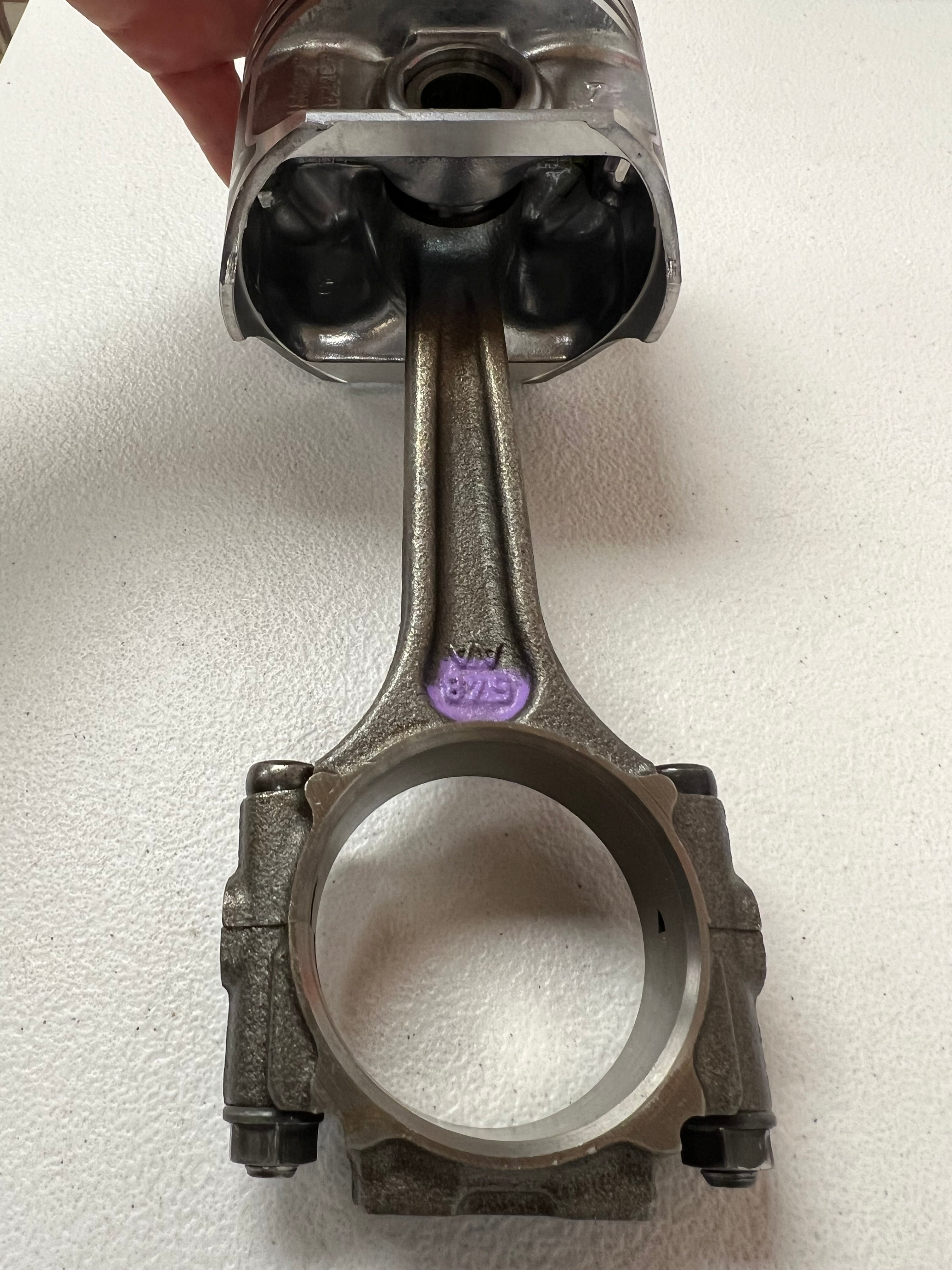 New 4.0 Pistons Pre-Assembled on Used Rods. Full Set with