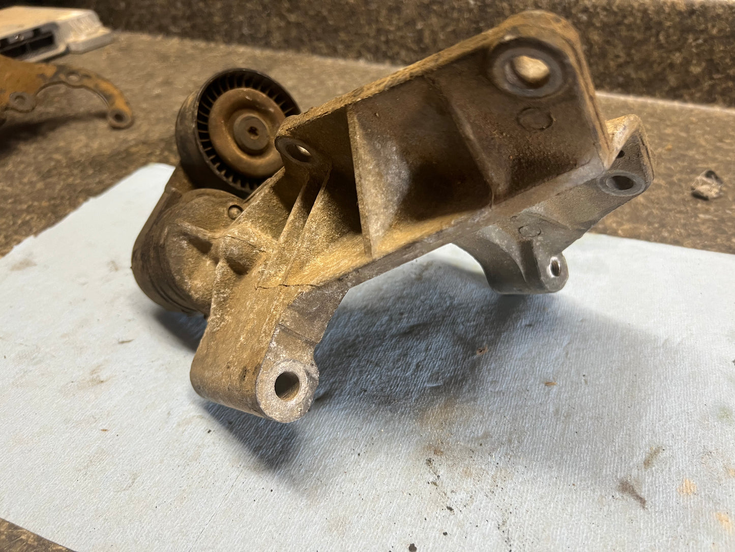 Alternator Bracket For 99-04 WJ Grand Cherokee, Bolt Checked!