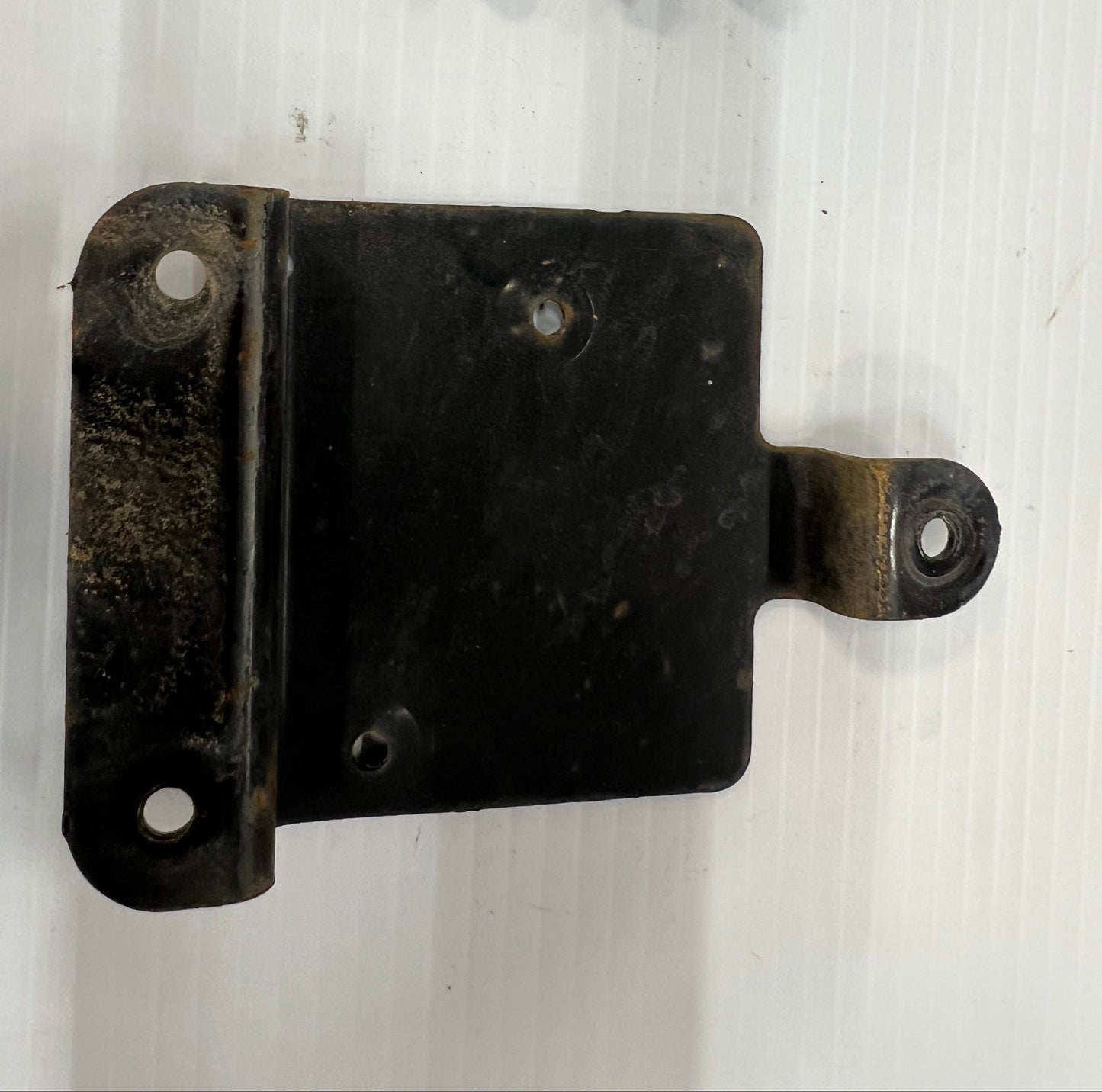 PCM / ECU Mounting Bracket & Screws  XJ - ZJ - WJ   All Models