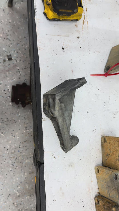 Lower Alternator Bracket - 1993-1998 Jeep Grand Cherokee ZJ - 40L